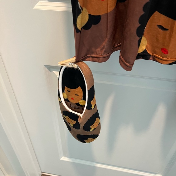 PAJAMA DRESS & SLIPPERS - Picture 5 of 7